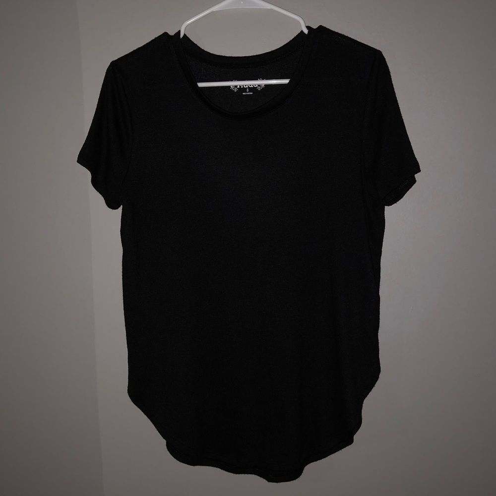 ‼️SOLD‼️Mudd | Rounded Hemline Top